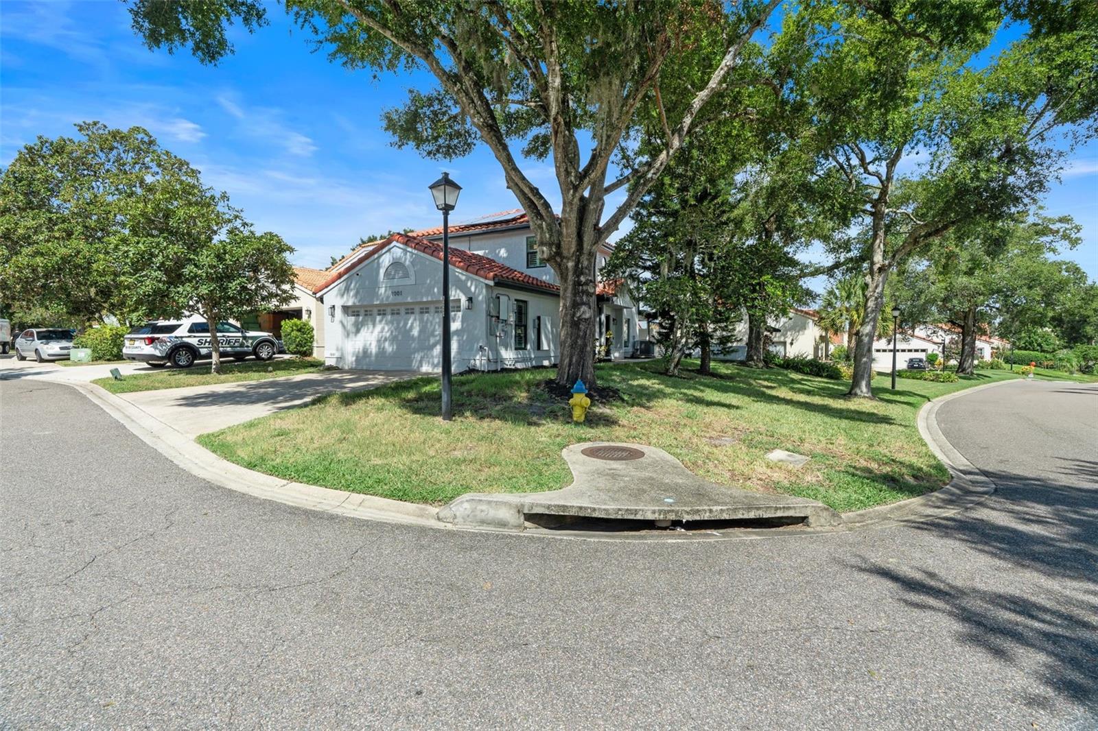 Image 3 of 33 For 1001 Knoll Wood Court