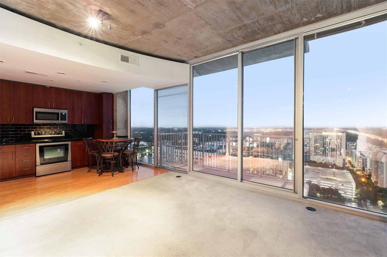 Image 15 of 43 For 155 Court Avenue 2609