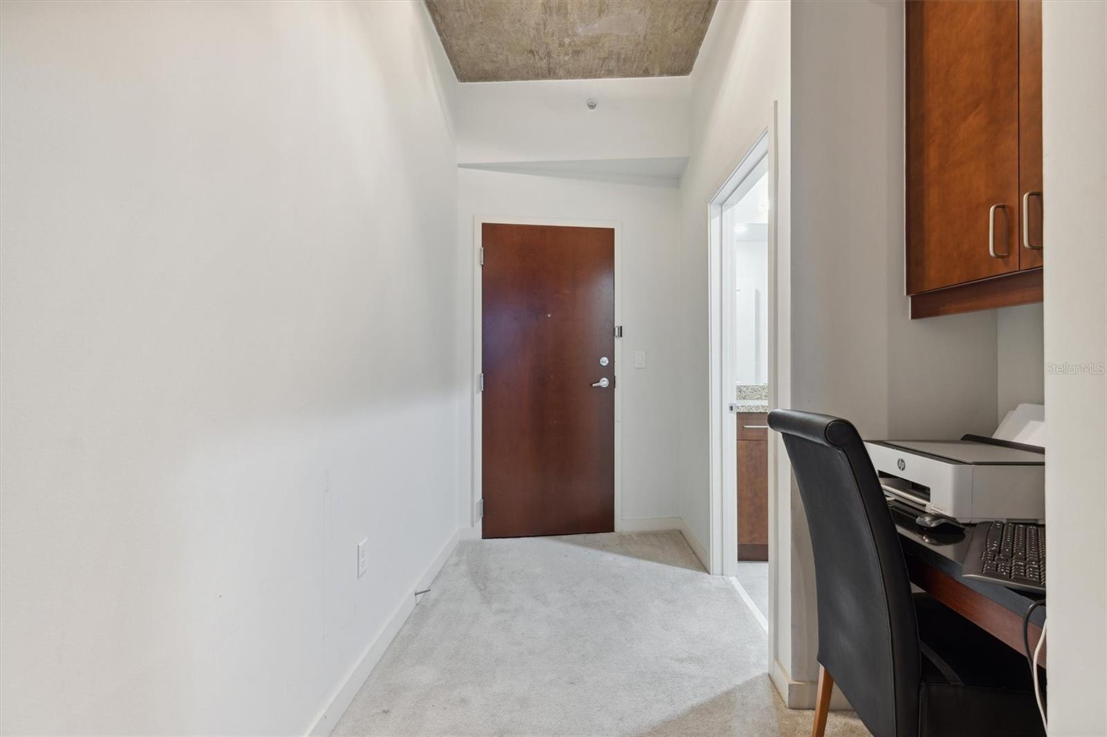 Image 18 of 43 For 155 Court Avenue 2609