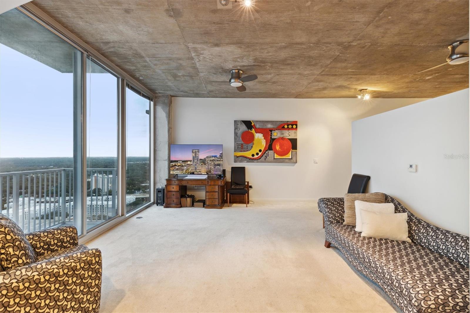 Image 23 of 43 For 155 Court Avenue 2609