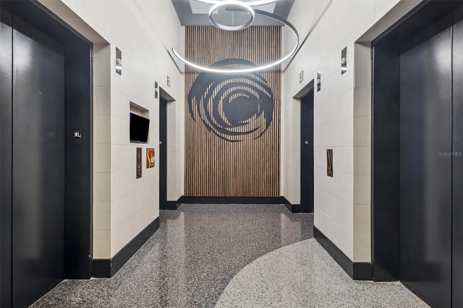 Image 40 of 43 For 155 Court Avenue 2609
