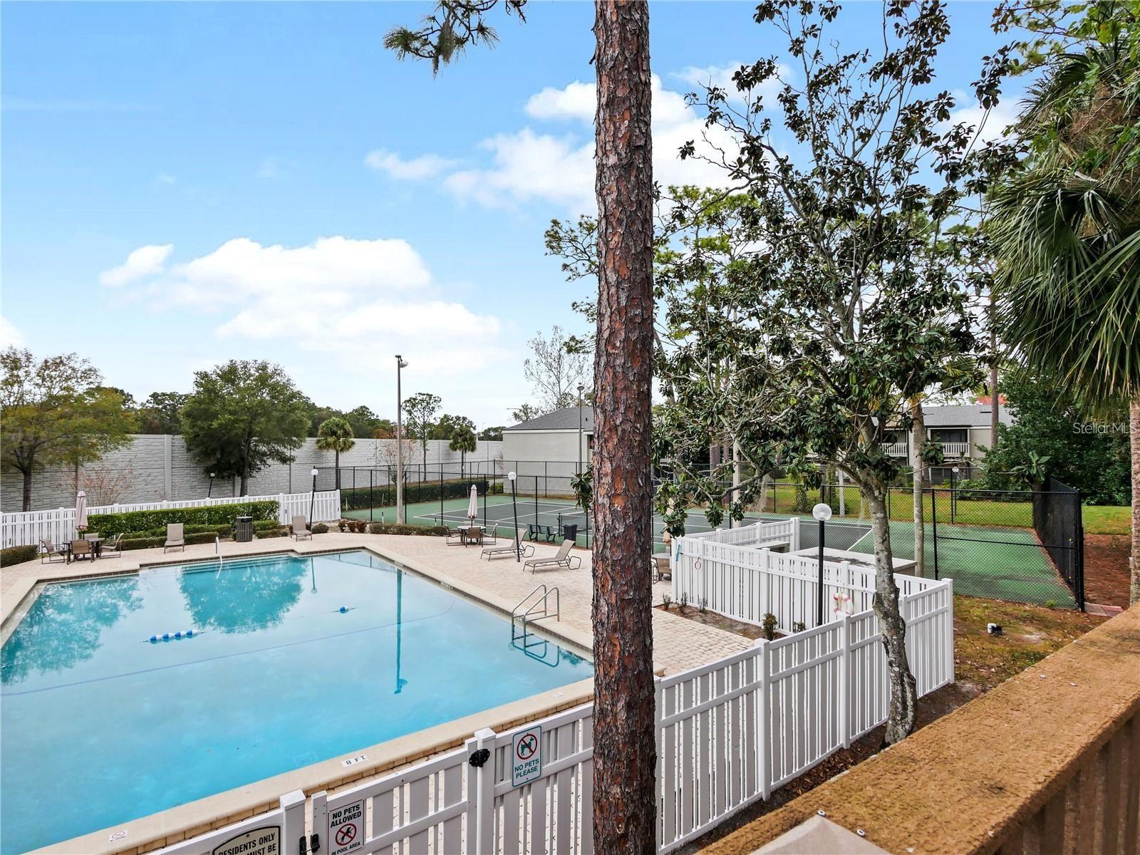 Image 21 of 30 For 156 Springwood Circle C