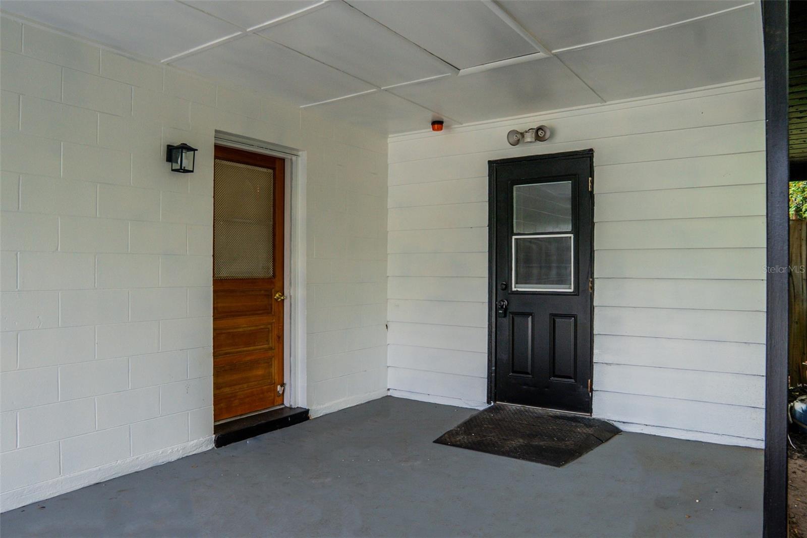 Image 20 of 25 For 6024 Antilla Drive