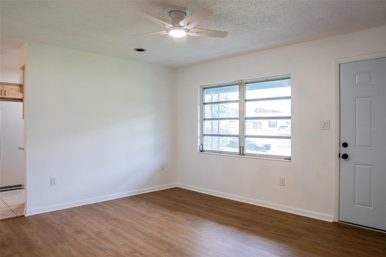 Image 7 of 25 For 6024 Antilla Drive