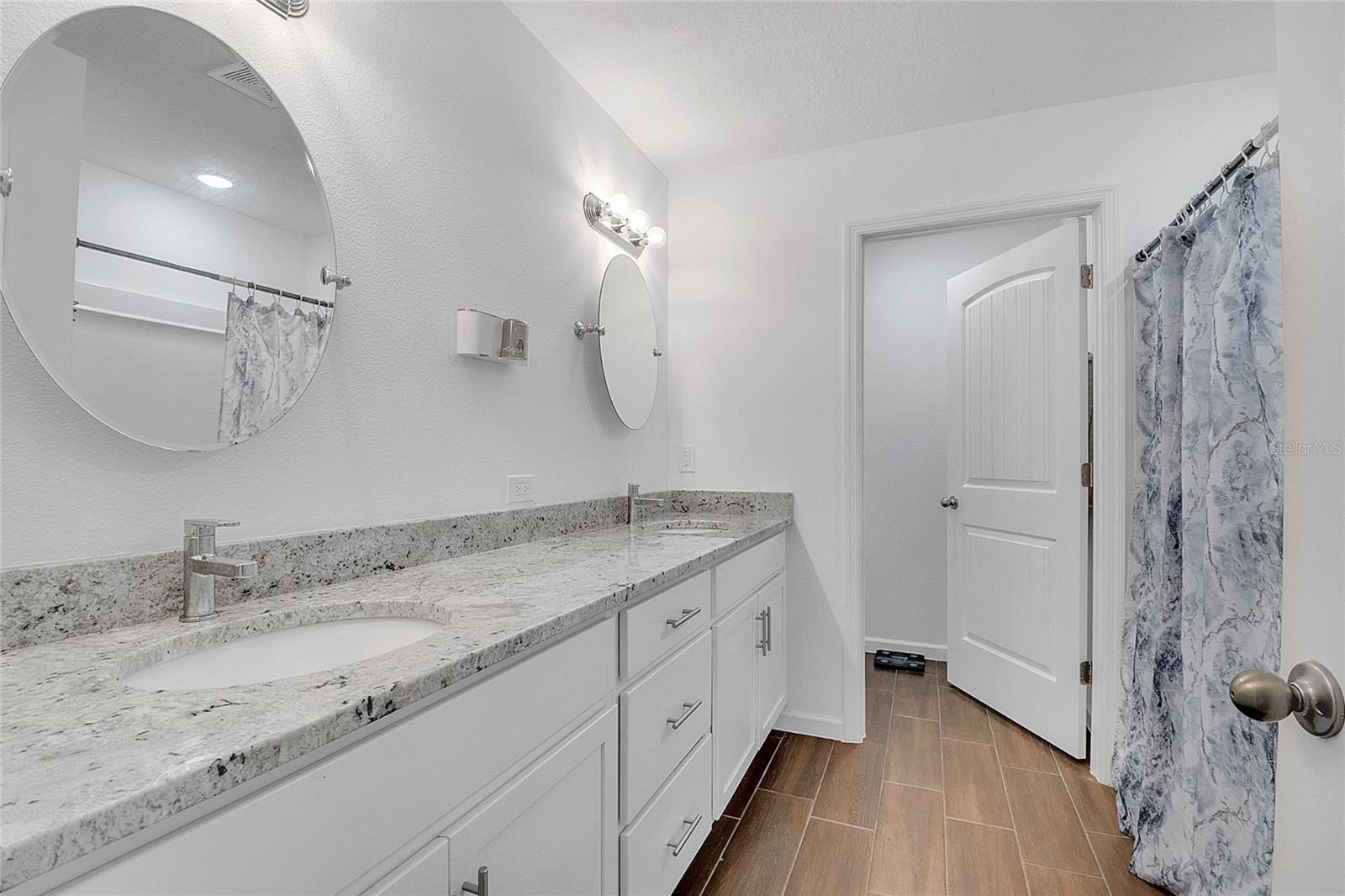 Image 10 of 17 For 651 Parakeet Court