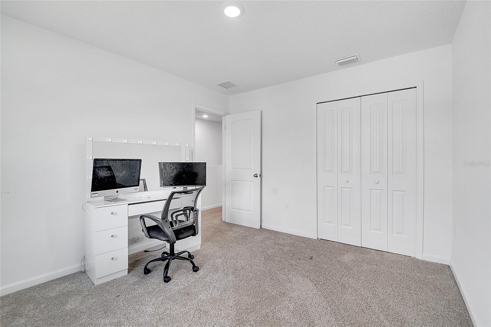 Image 7 of 17 For 651 Parakeet Court