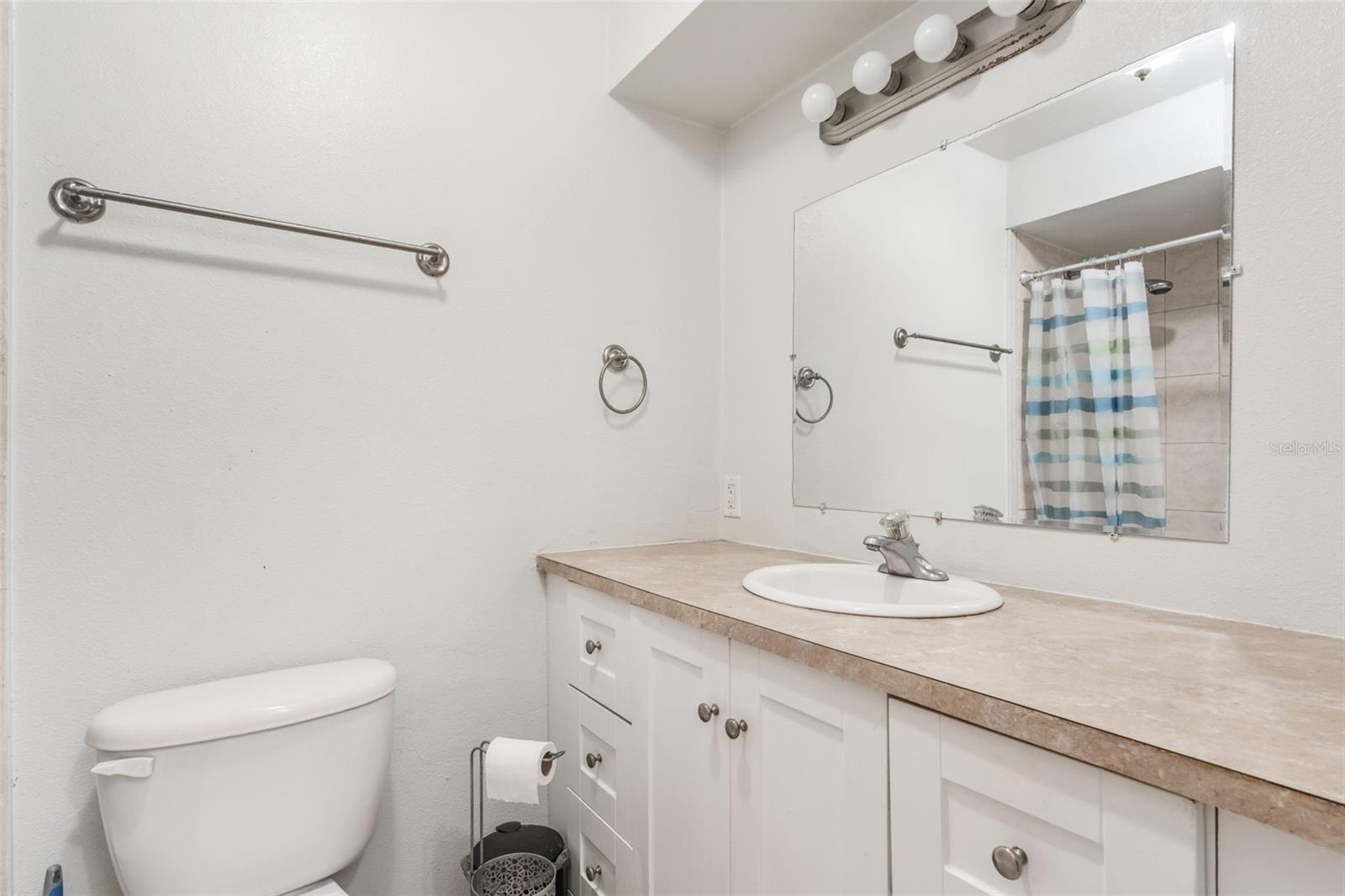 Image 13 of 26 For 7820 Stratford Blvd