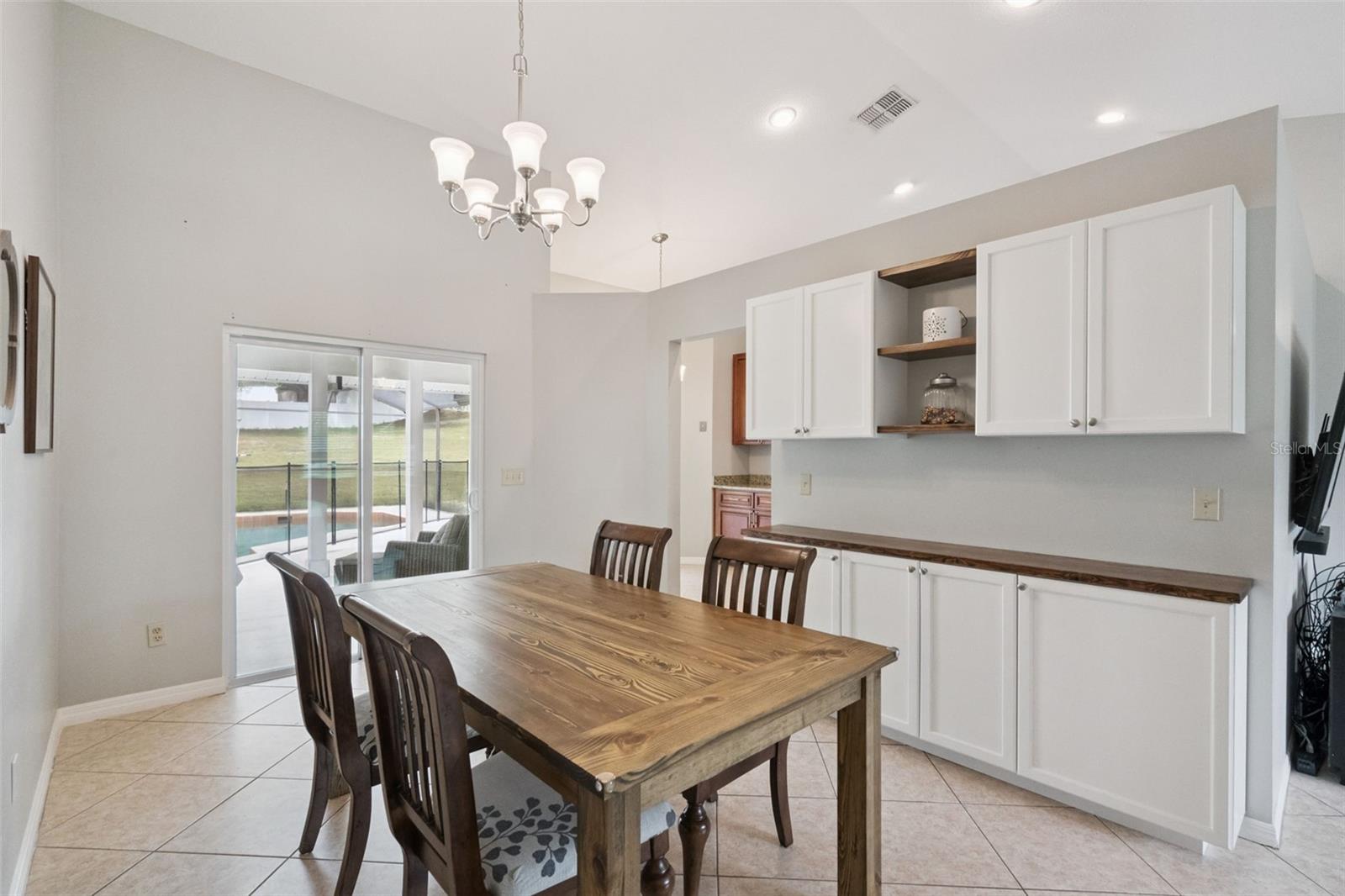 Image 4 of 27 For 843 Bright Meadow Drive