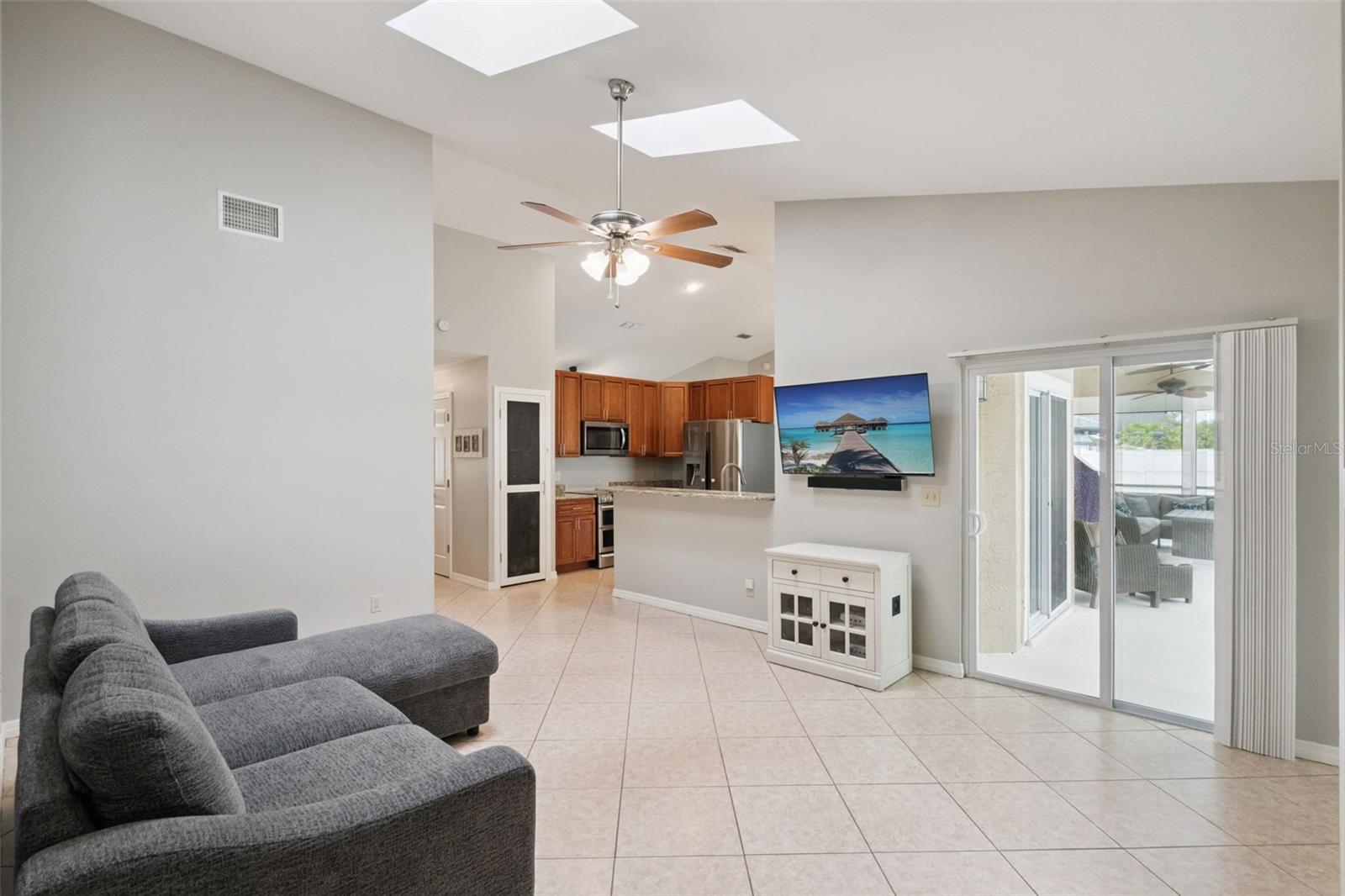 Image 8 of 27 For 843 Bright Meadow Drive