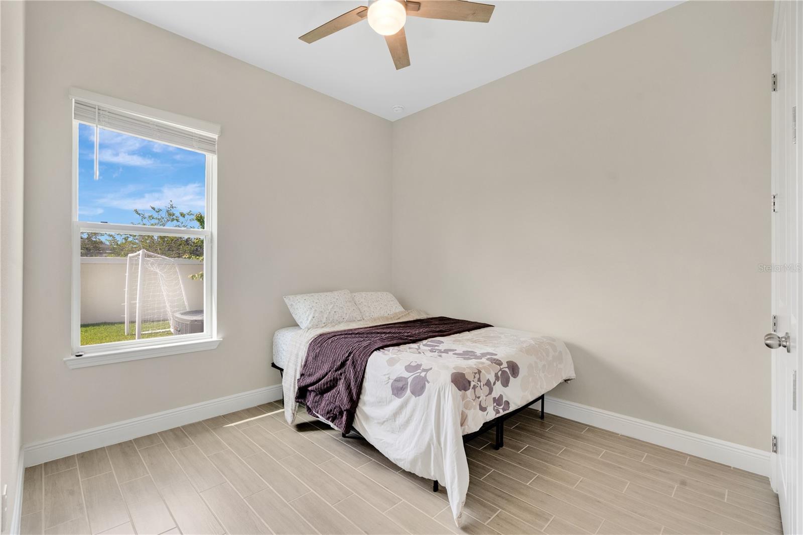 Image 12 of 39 For 19334 Banfield Place