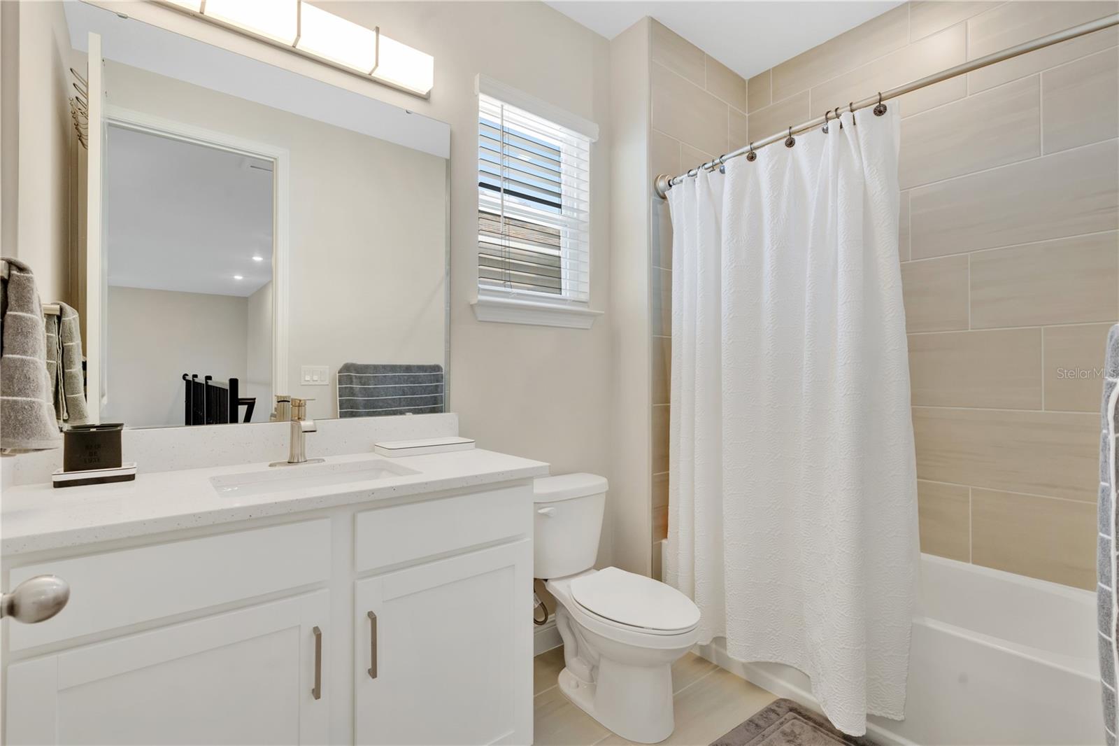 Image 15 of 39 For 19334 Banfield Place