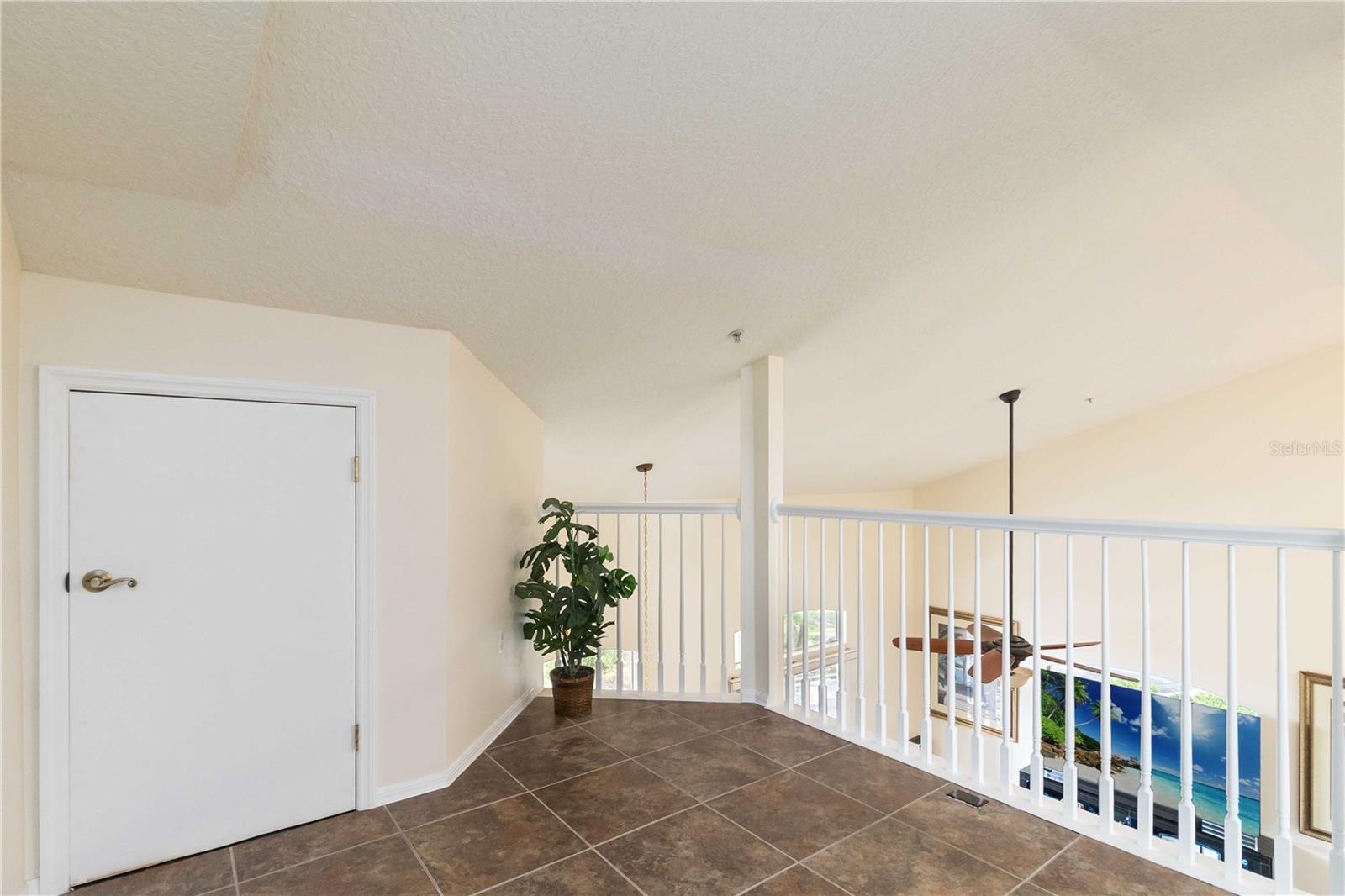 Image 17 of 30 For 698 Seabrook Court 206