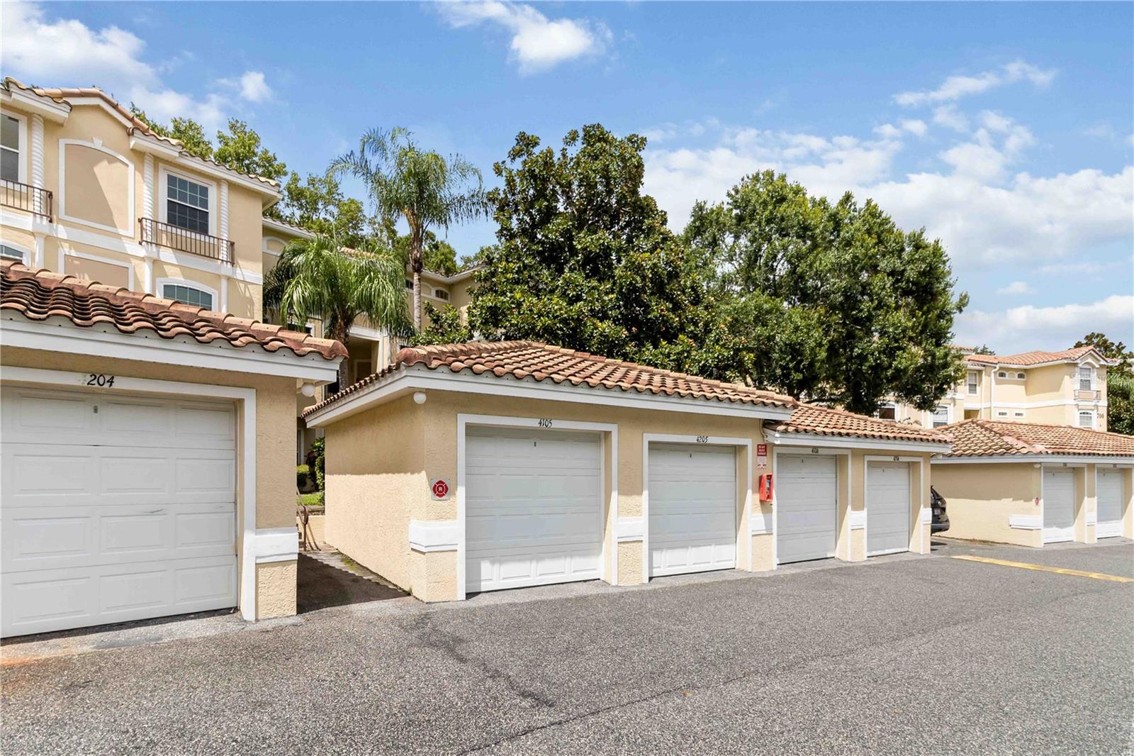 Image 24 of 30 For 698 Seabrook Court 206