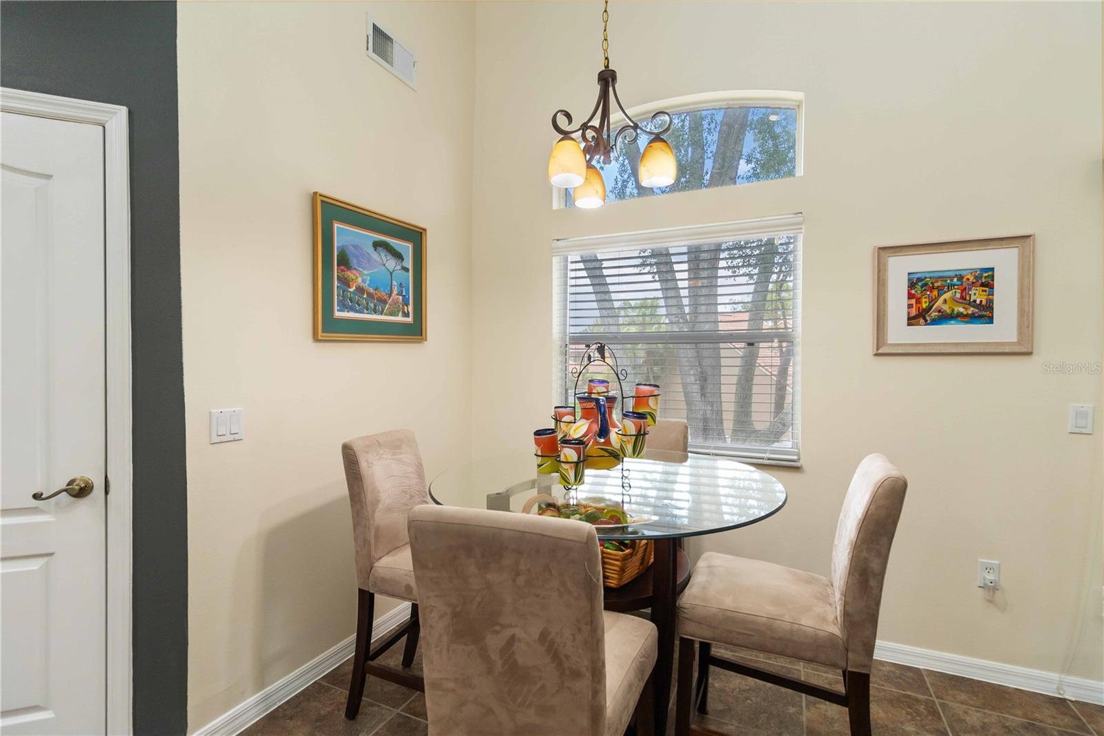 Image 6 of 30 For 698 Seabrook Court 206