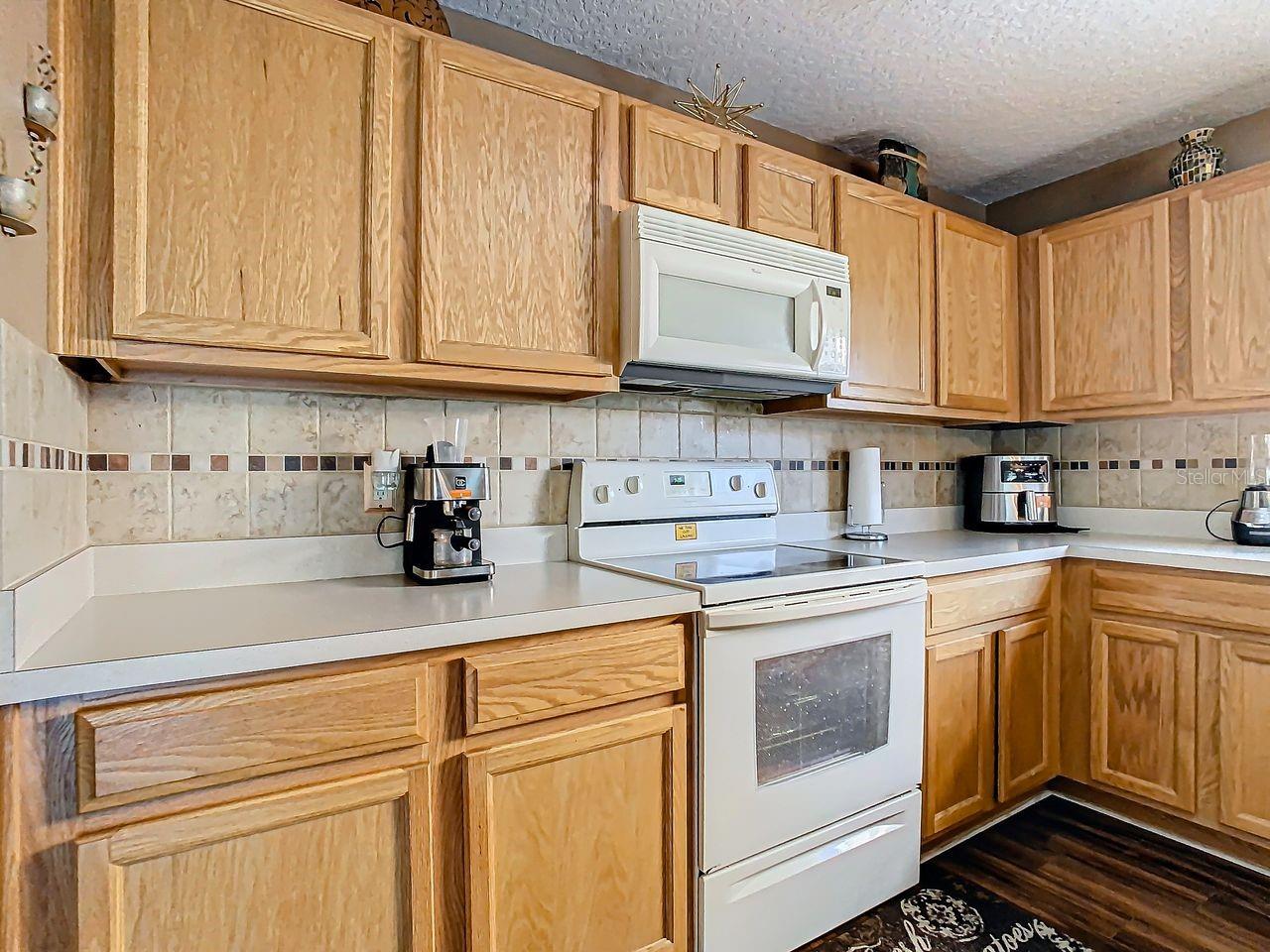 Image 18 of 59 For 221 Windrose Drive
