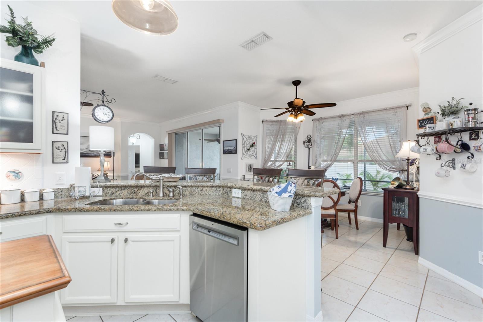 Image 11 of 30 For 129 Crystal Oak Drive