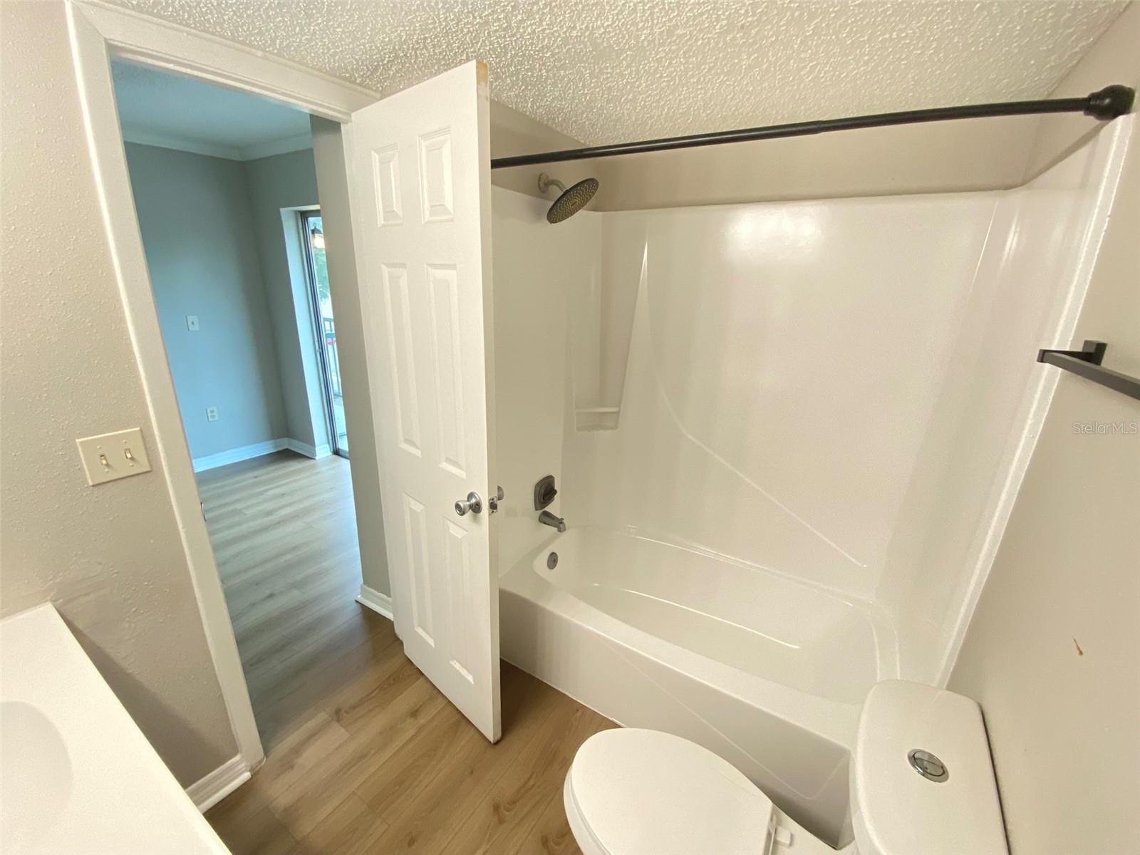 Image 11 of 15 For 121 Oyster Bay Circle 320