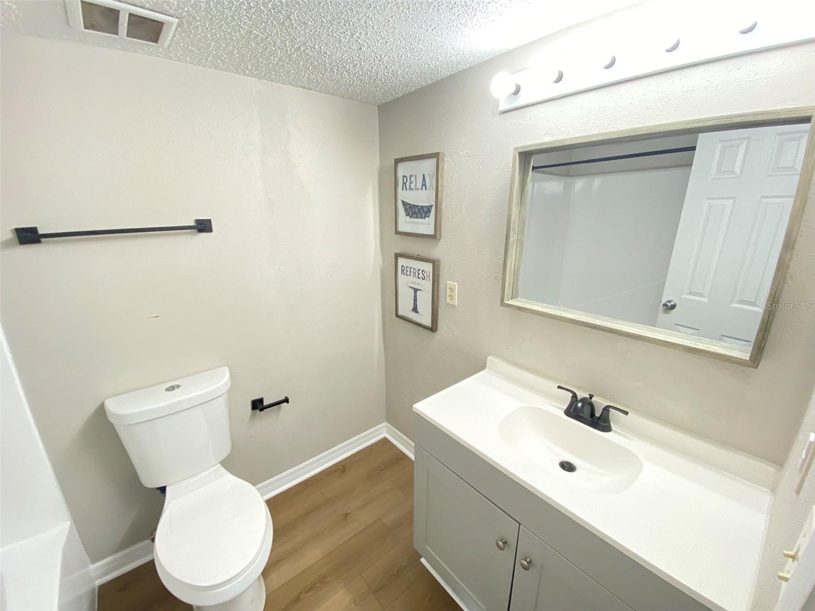 Image 3 of 15 For 121 Oyster Bay Circle 320