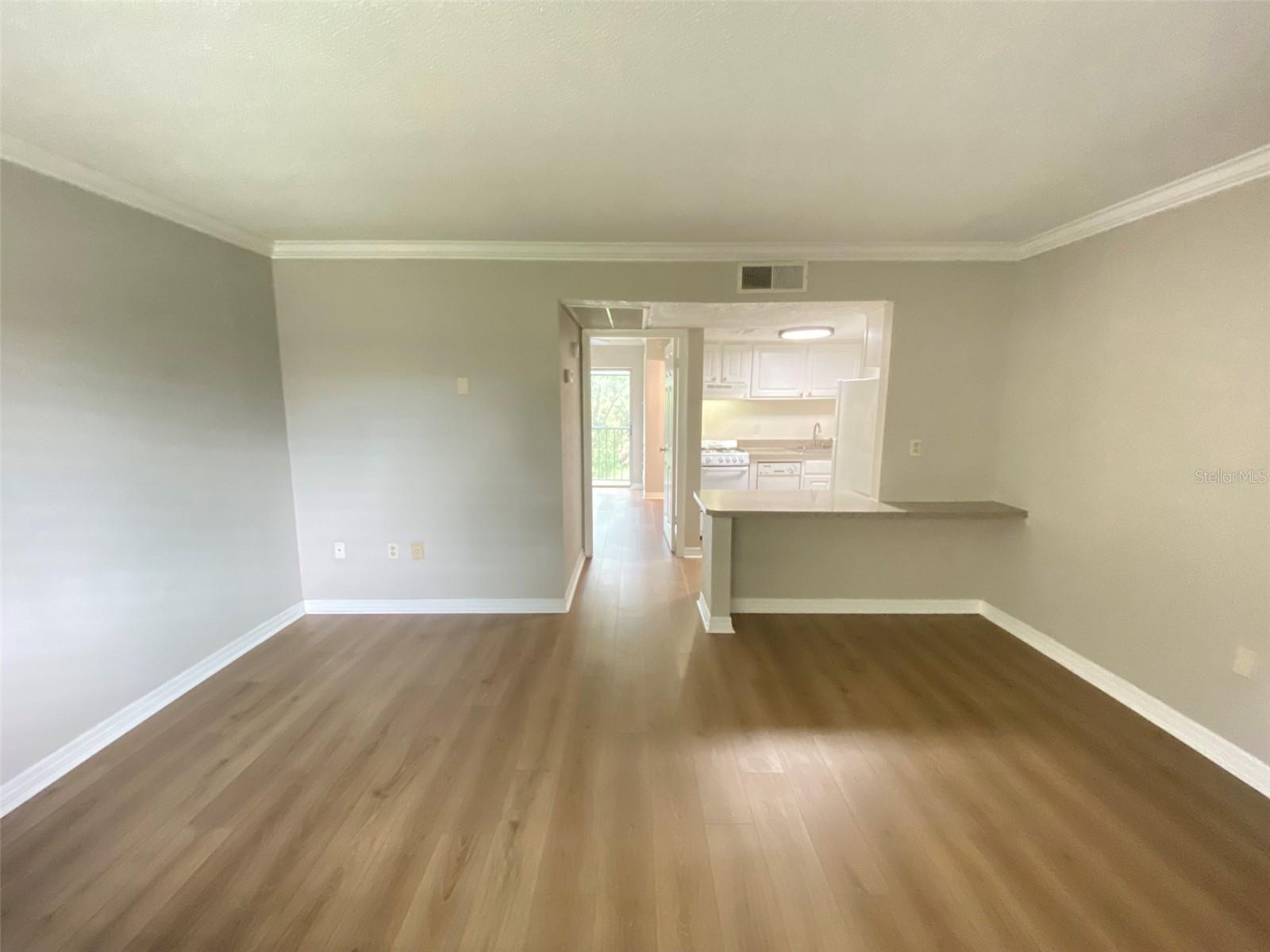 Image 4 of 15 For 121 Oyster Bay Circle 320