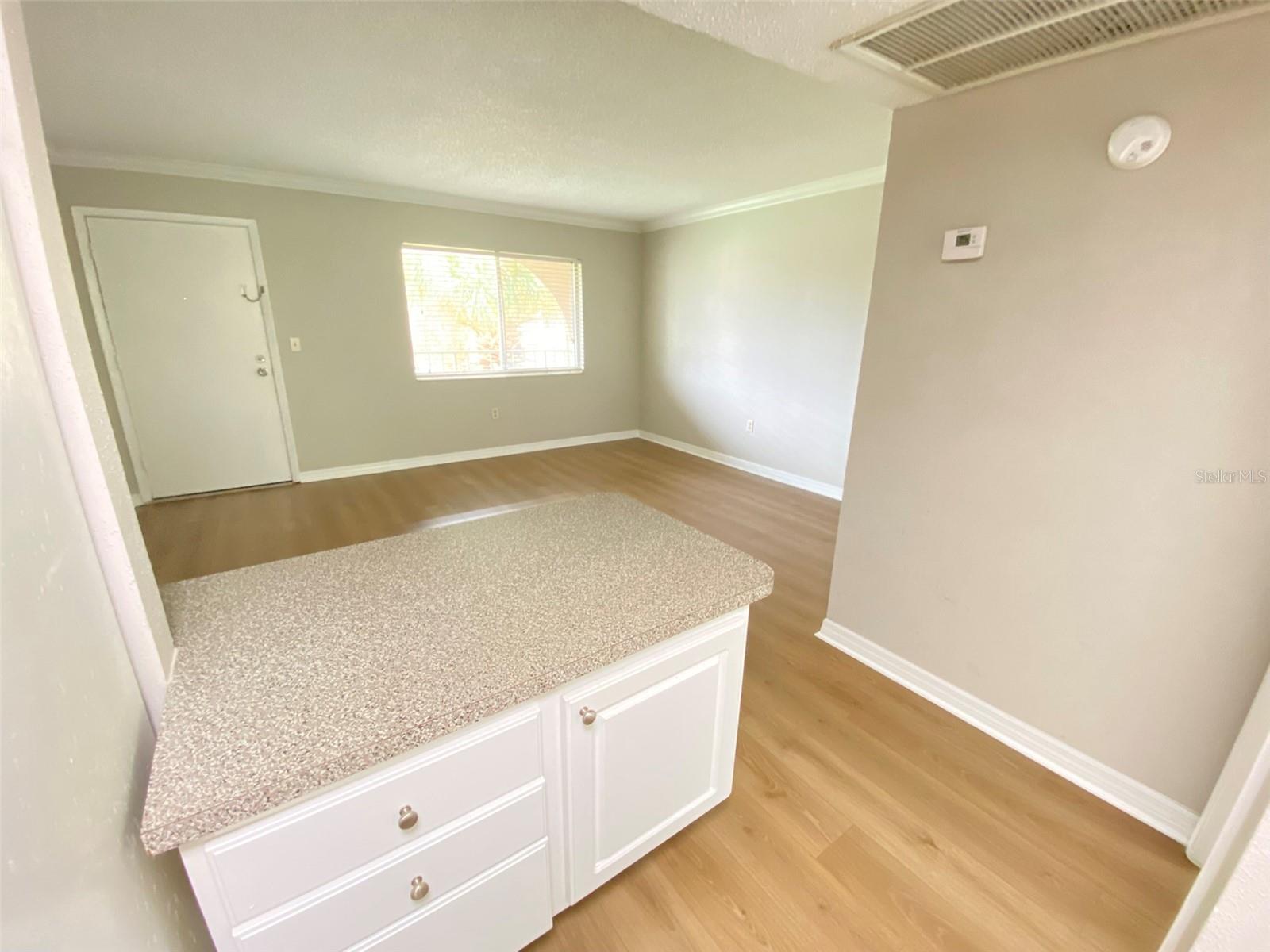 Image 6 of 15 For 121 Oyster Bay Circle 320