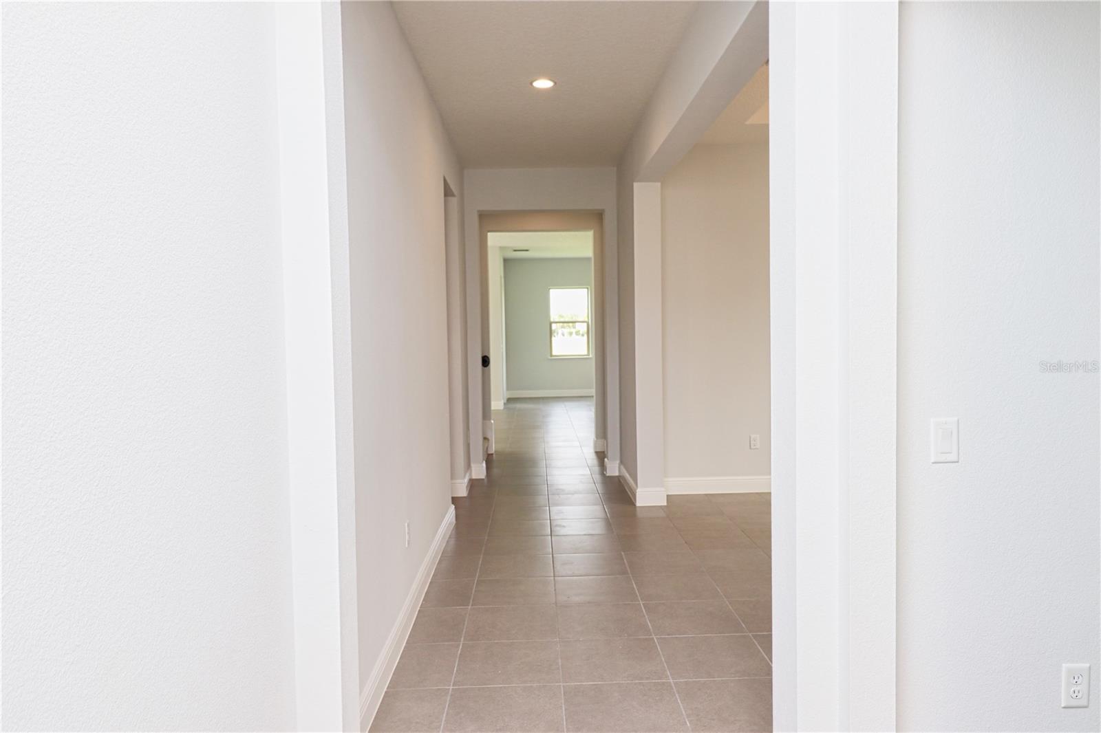 Image 4 of 47 For 8186 Topsail Place