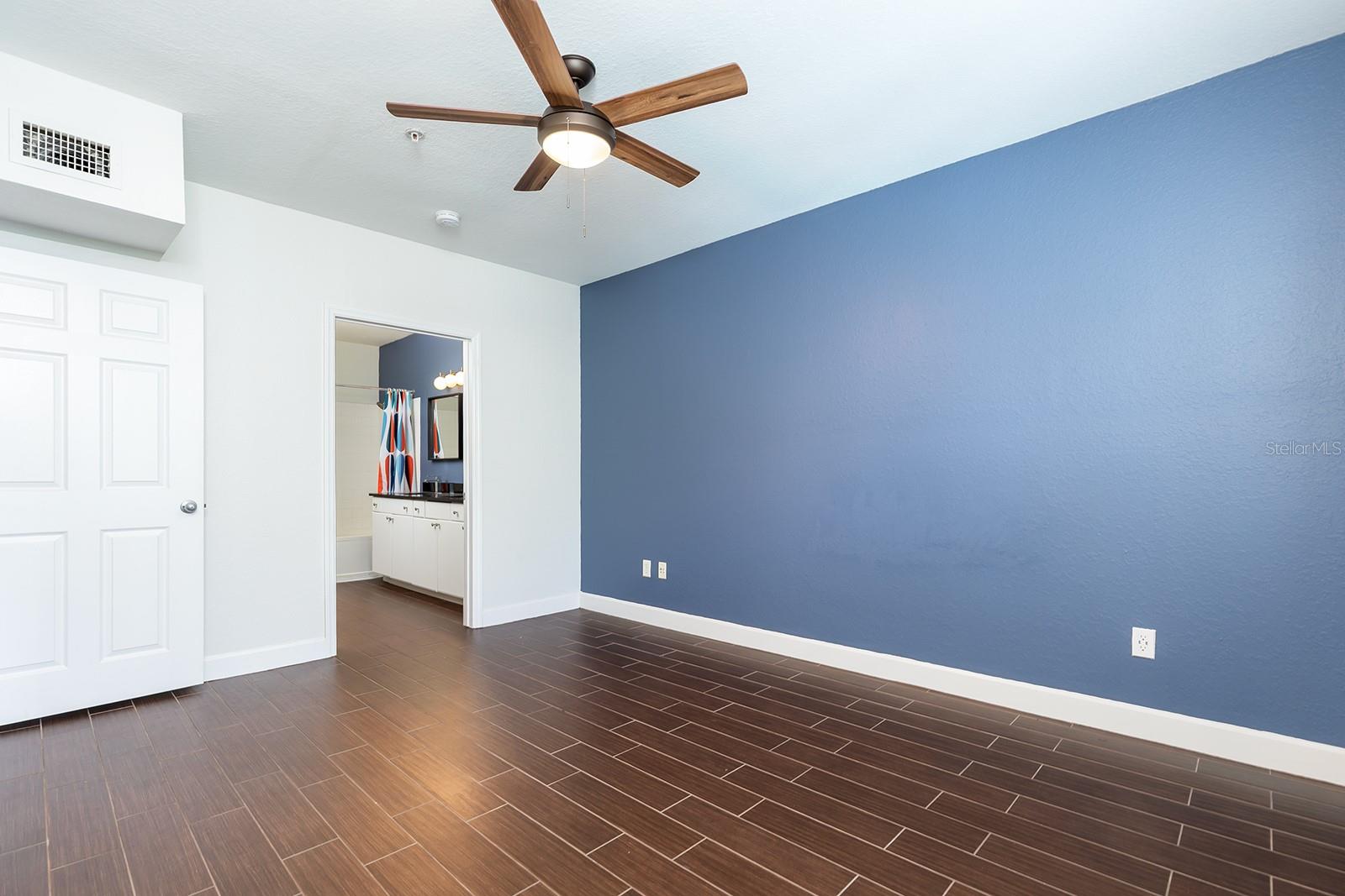 Image 14 of 25 For 204 South Street 3057