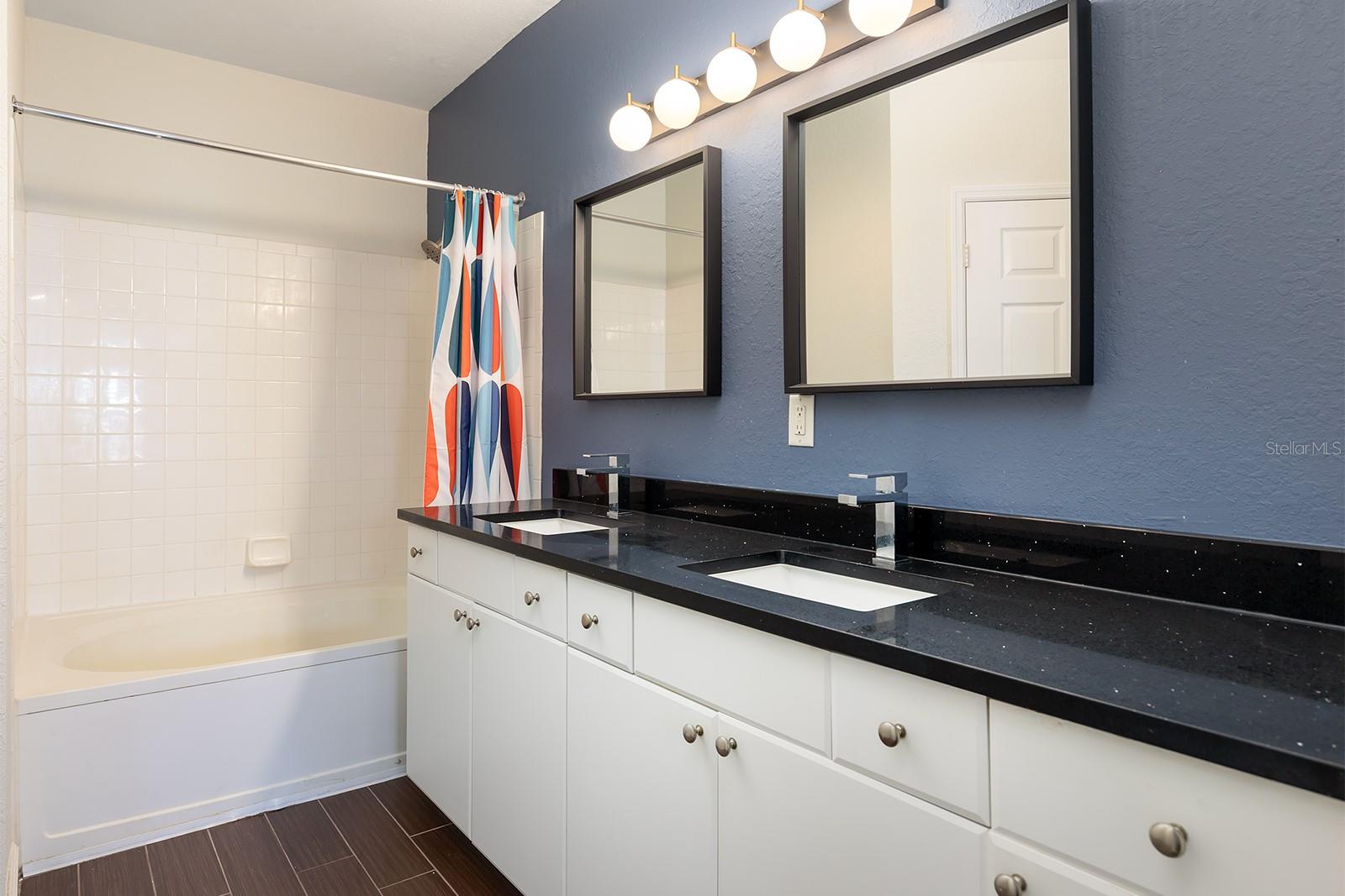 Image 17 of 25 For 204 South Street 3057