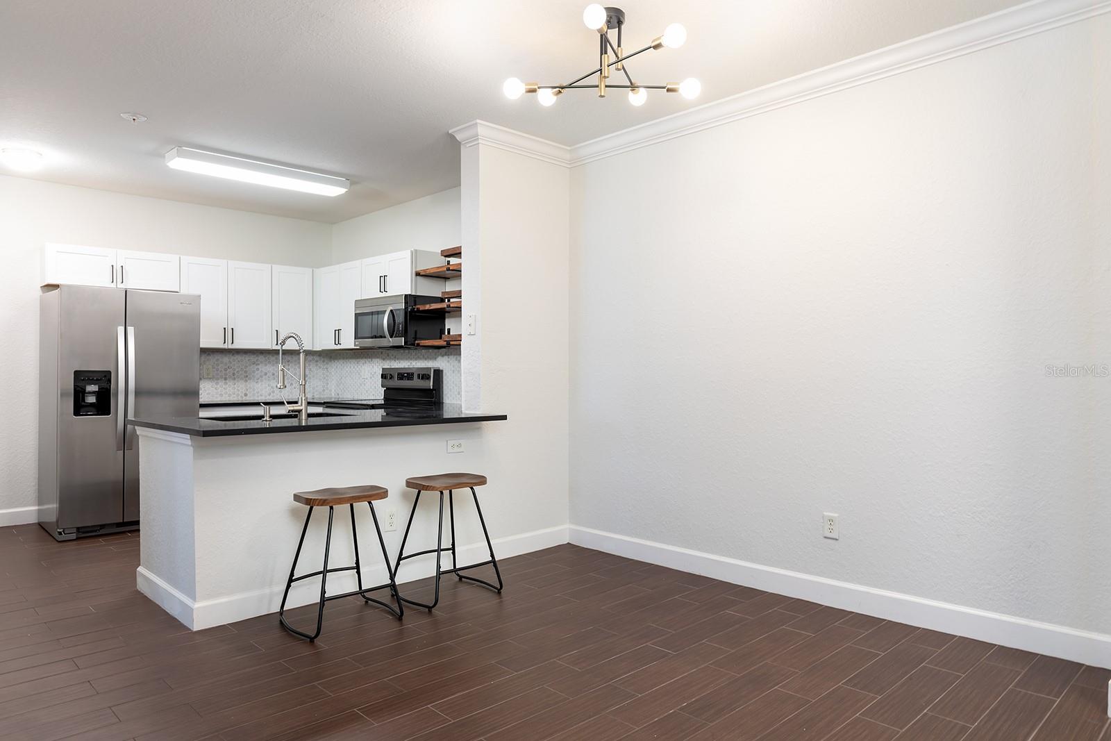 Image 7 of 25 For 204 South Street 3057