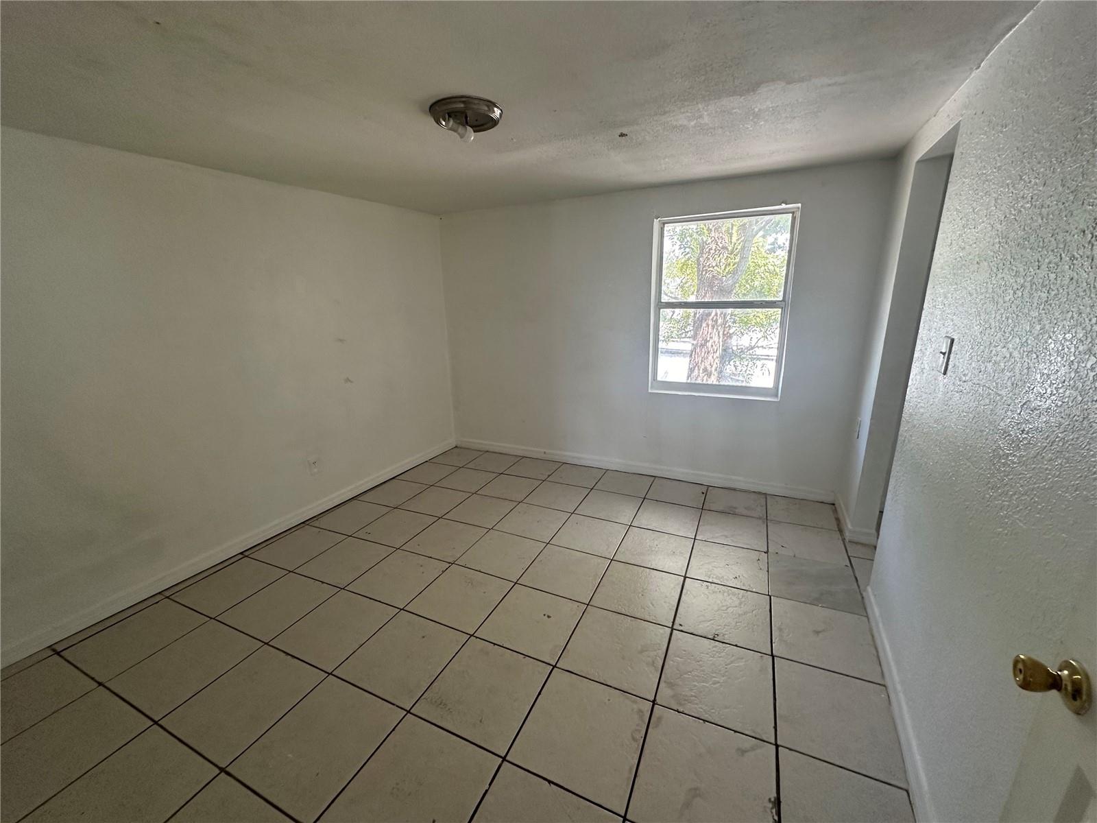 Image 11 of 68 For 2435 Edwin Street