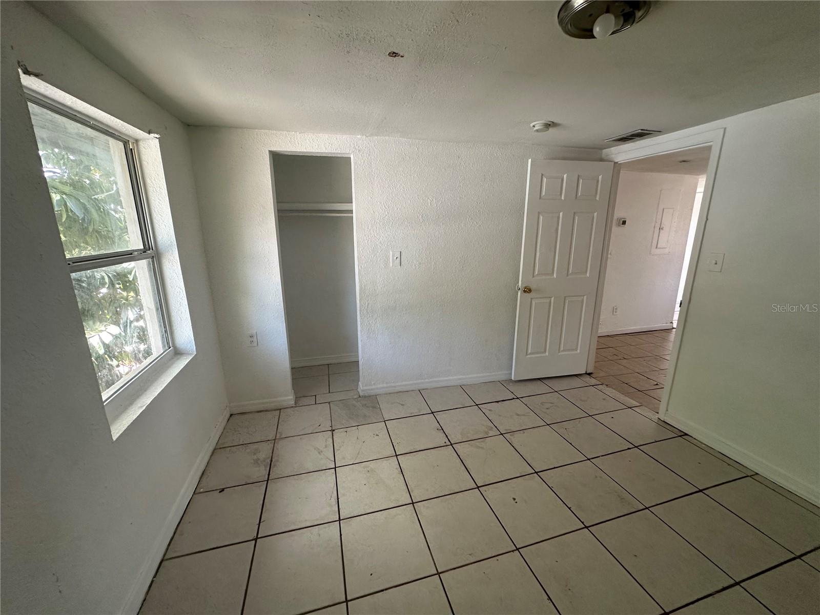 Image 12 of 68 For 2435 Edwin Street