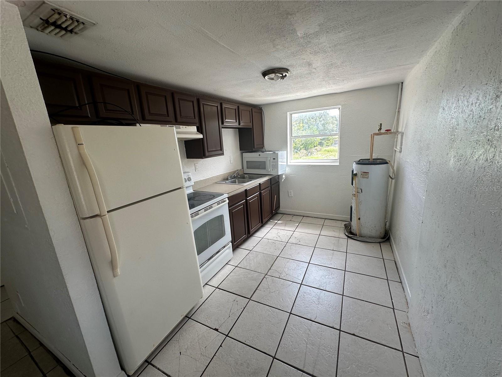 Image 8 of 68 For 2435 Edwin Street