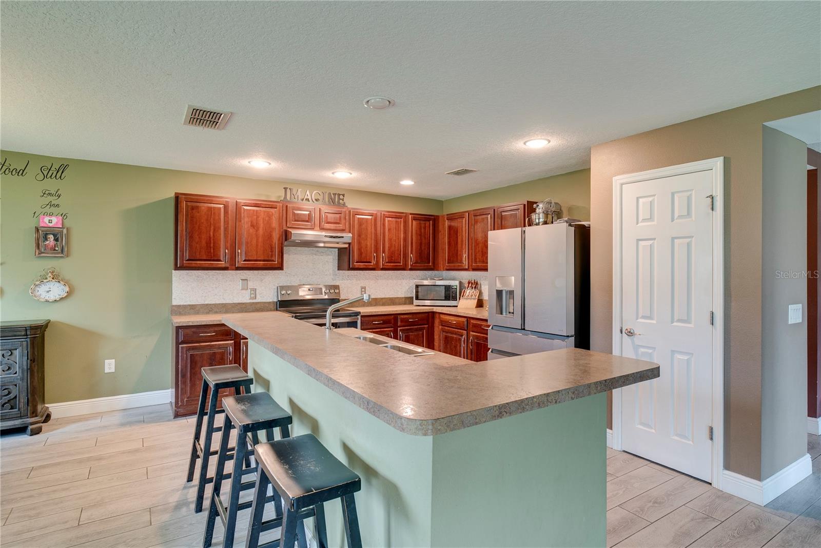 Image 11 of 28 For 421 Cobblestone Pointe Drive