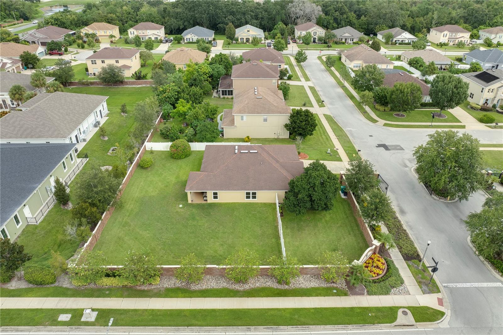 Image 3 of 28 For 421 Cobblestone Pointe Drive