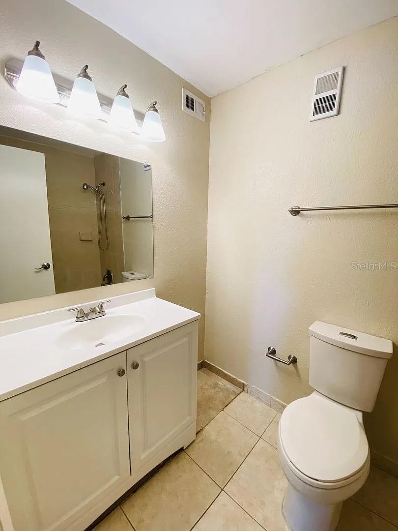 Image 15 of 17 For 4704 Walden Circle 26