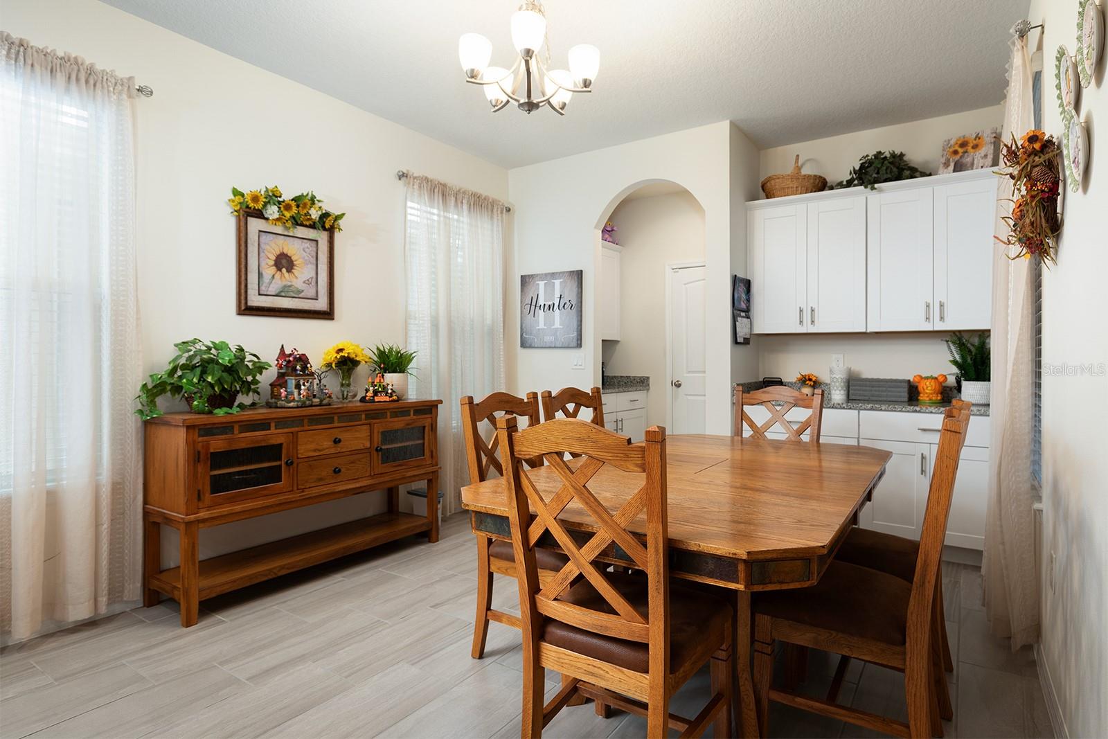 Image 10 of 72 For 9263 Quest Alley Alley