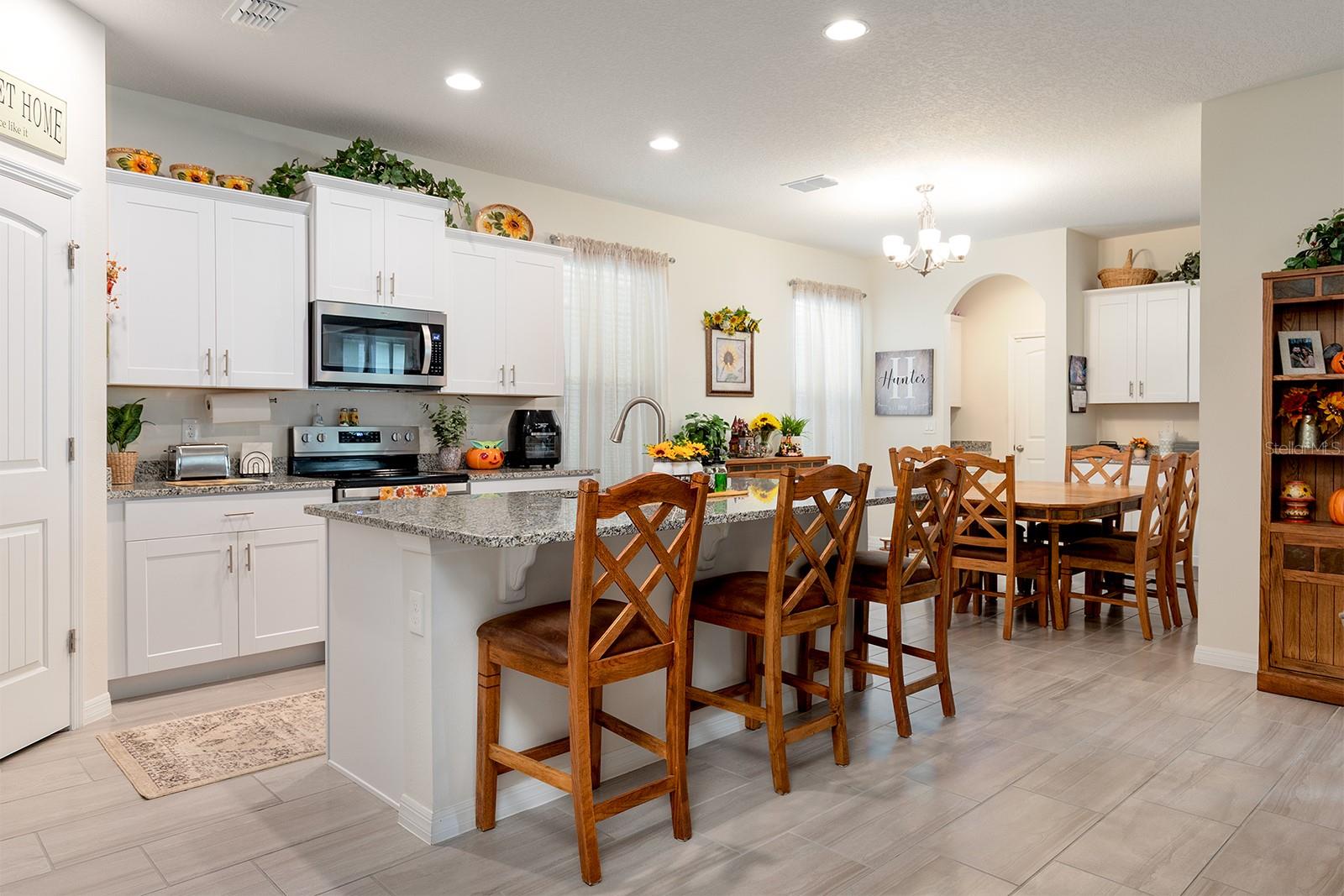 Image 12 of 72 For 9263 Quest Alley Alley