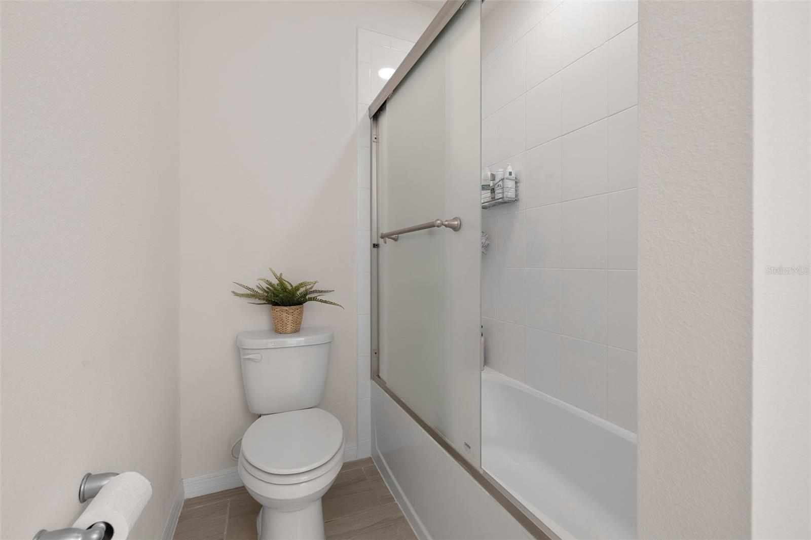 Image 45 of 72 For 9263 Quest Alley Alley