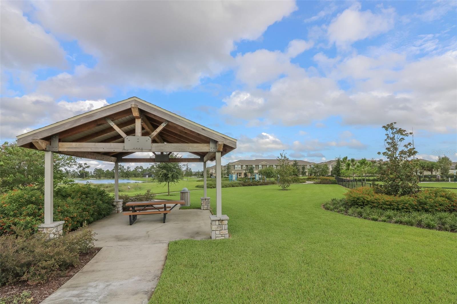 Image 64 of 72 For 9263 Quest Alley Alley