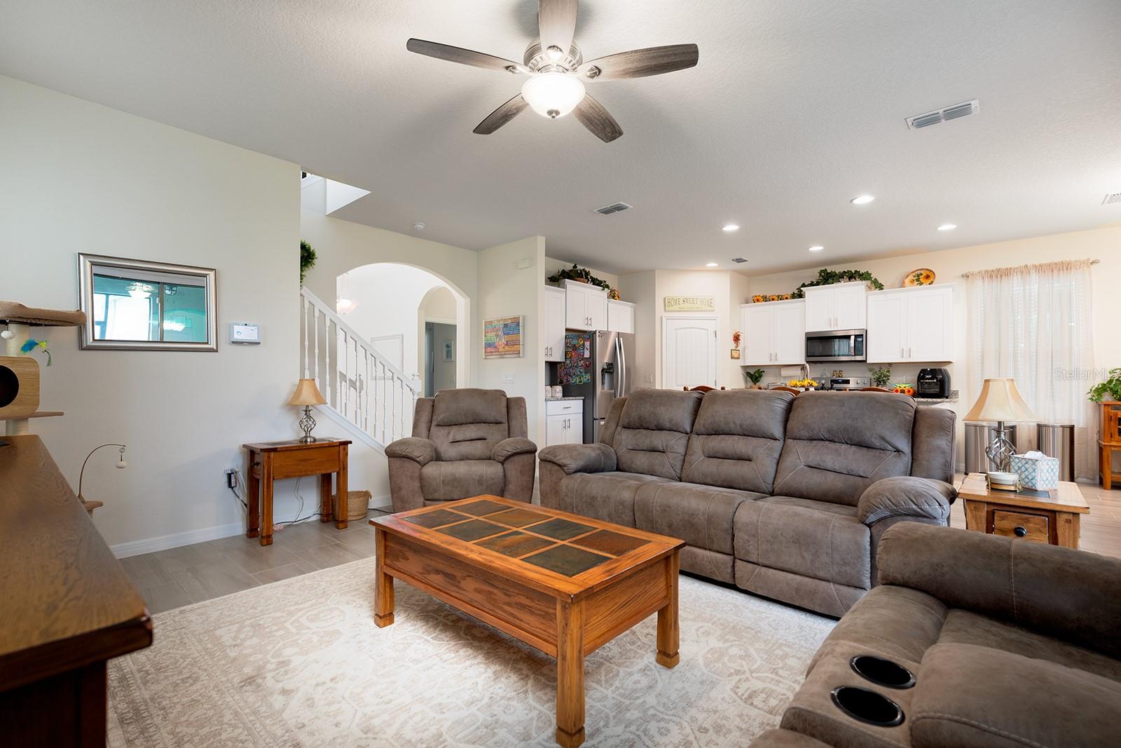 Image 9 of 72 For 9263 Quest Alley Alley