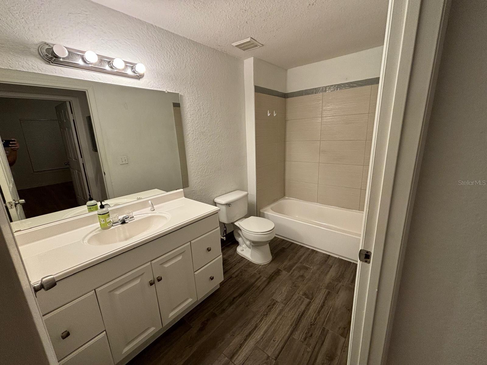 Image 10 of 14 For 6059 Westgate Drive 424