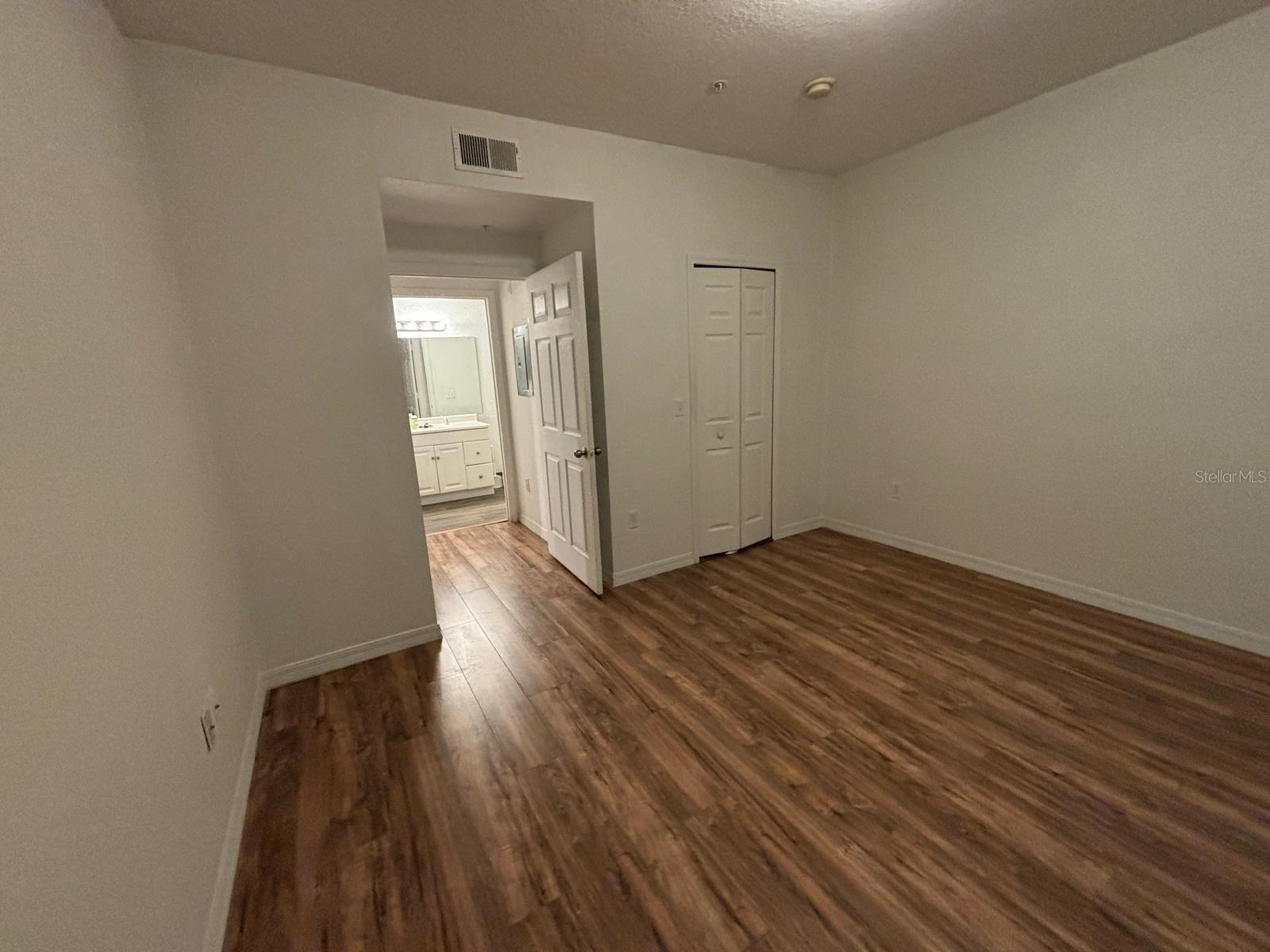 Image 7 of 14 For 6059 Westgate Drive 424