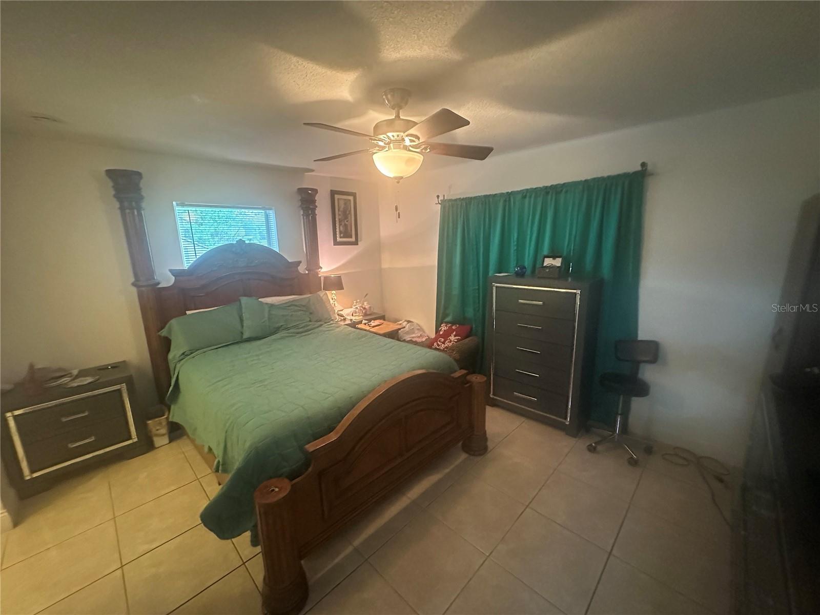 Listing photo id 8 for 2841 Duncan Street