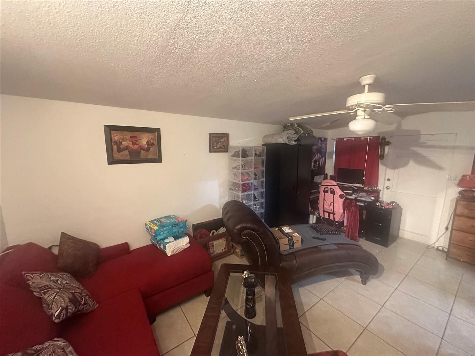 Listing photo id 15 for 2841 Duncan Street