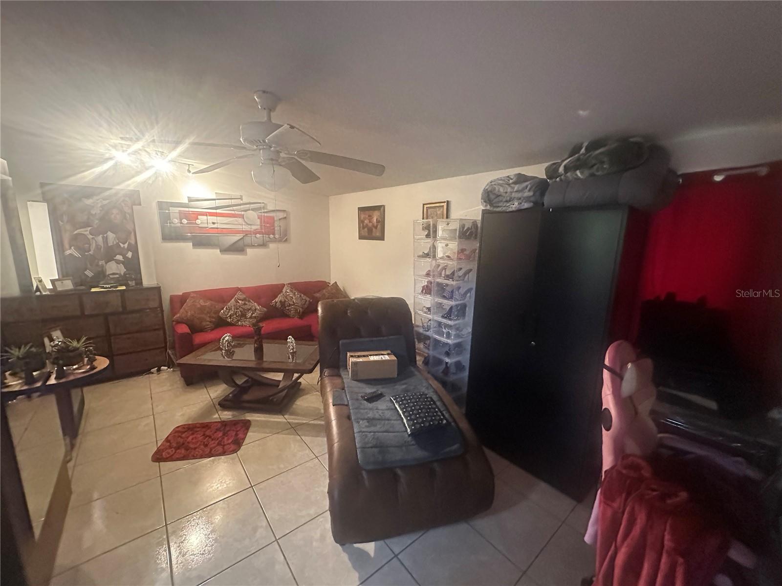 Listing photo id 5 for 2841 Duncan Street