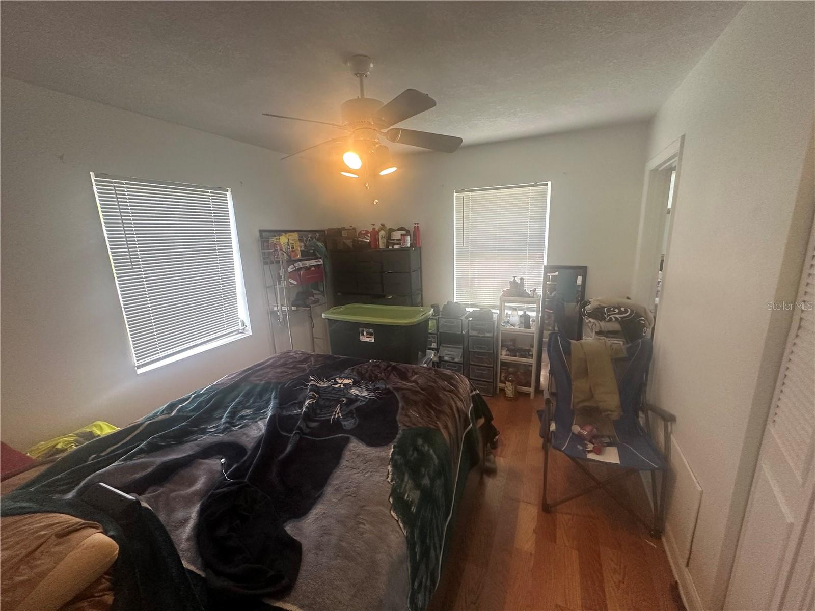 Listing photo id 7 for 2841 Duncan Street