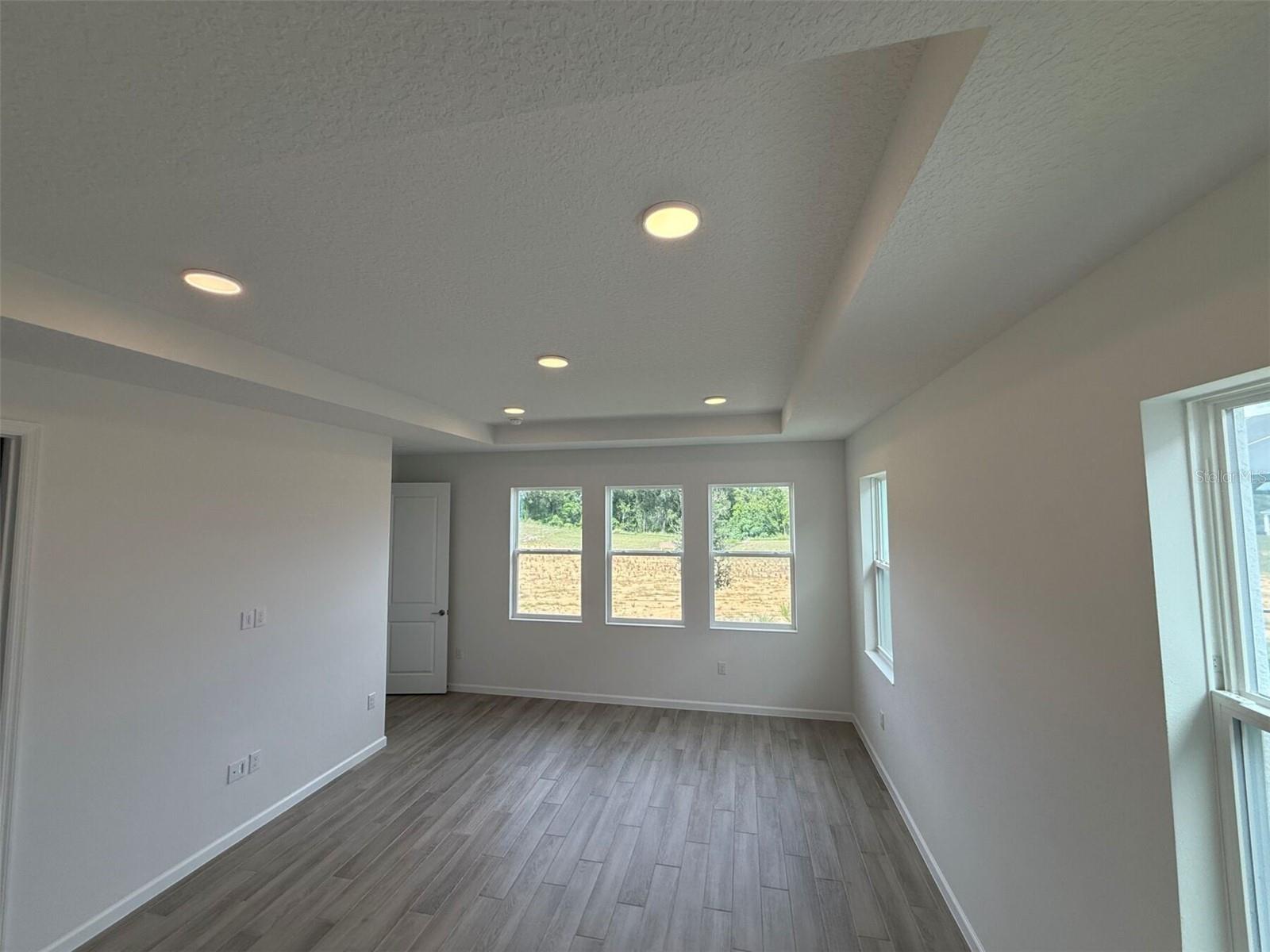 Image 10 of 18 For 903 Pointe Emerson Boulevard