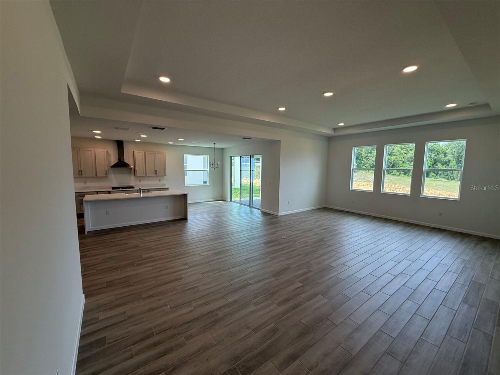 Image 12 of 18 For 903 Pointe Emerson Boulevard