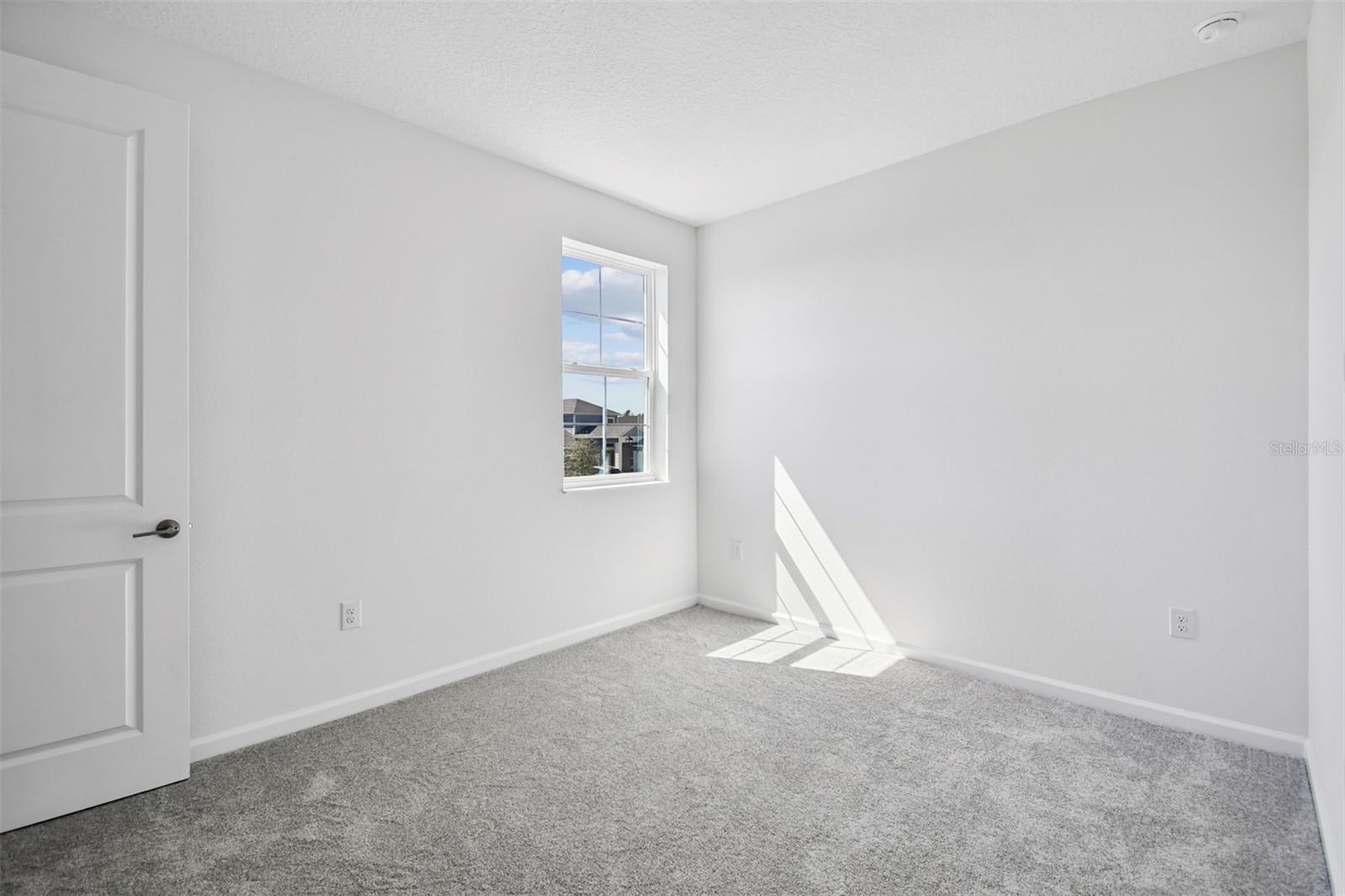 Image 23 of 64 For 903 Pointe Emerson Boulevard