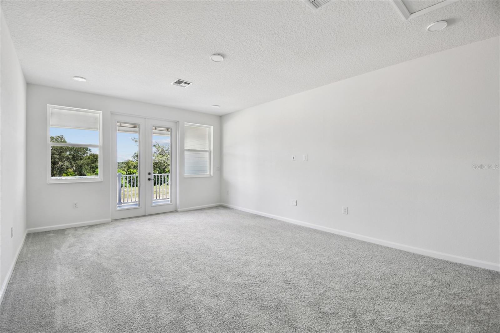 Image 26 of 64 For 903 Pointe Emerson Boulevard