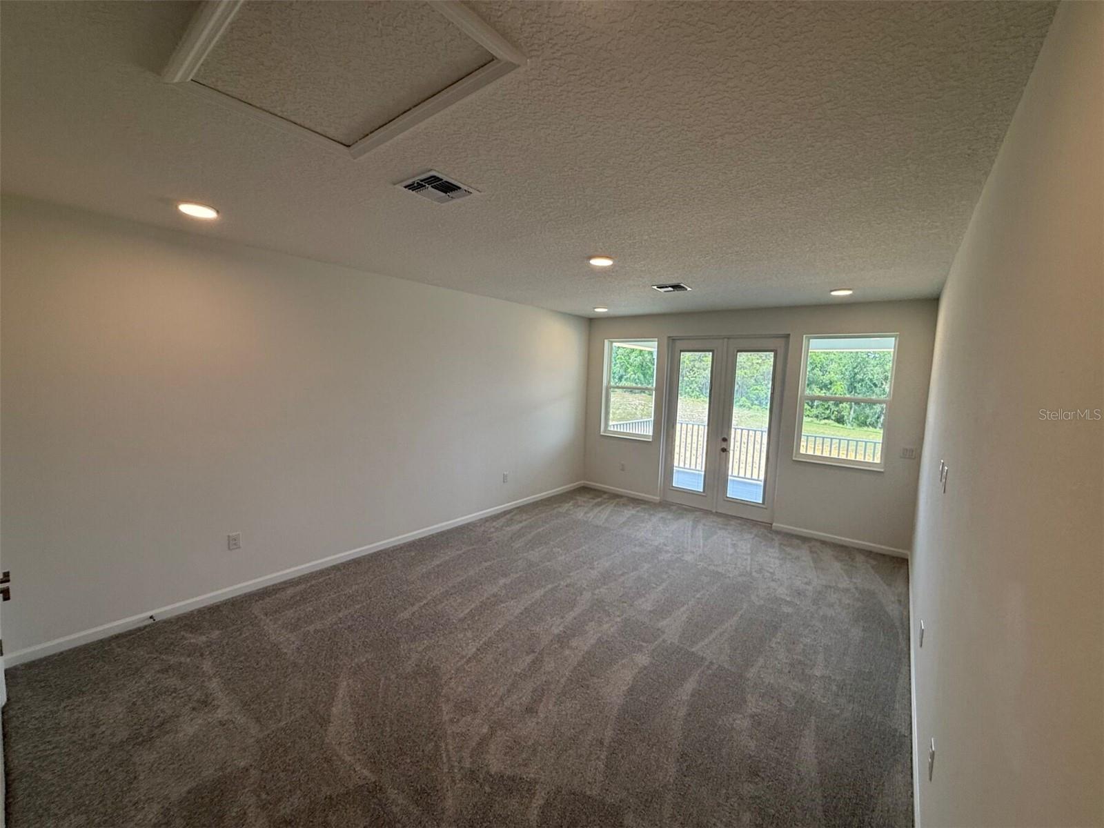 Image 5 of 18 For 903 Pointe Emerson Boulevard